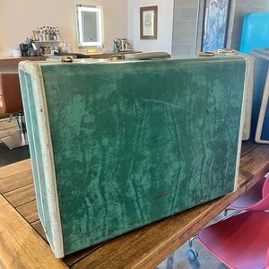 Samsonite Green Travel Bag